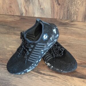 Charly Mmikado Youth Black Athletic Sneakers 6                             M325